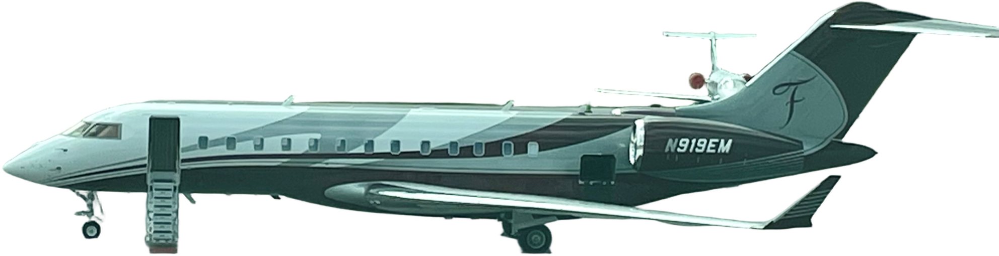 Image of tail N919EM
