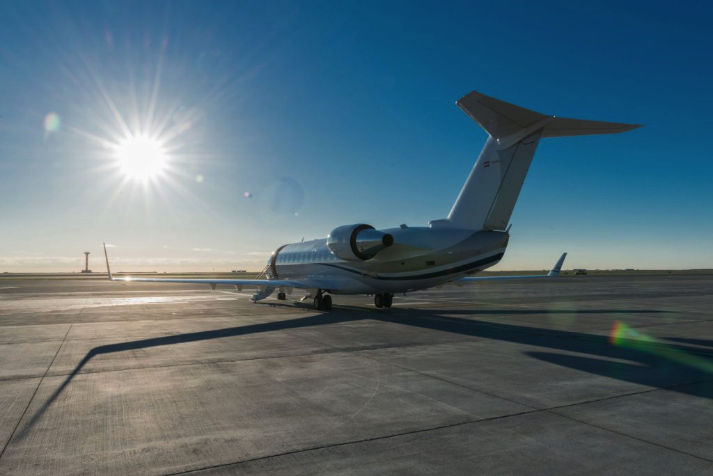Image of tail 9H-AMY