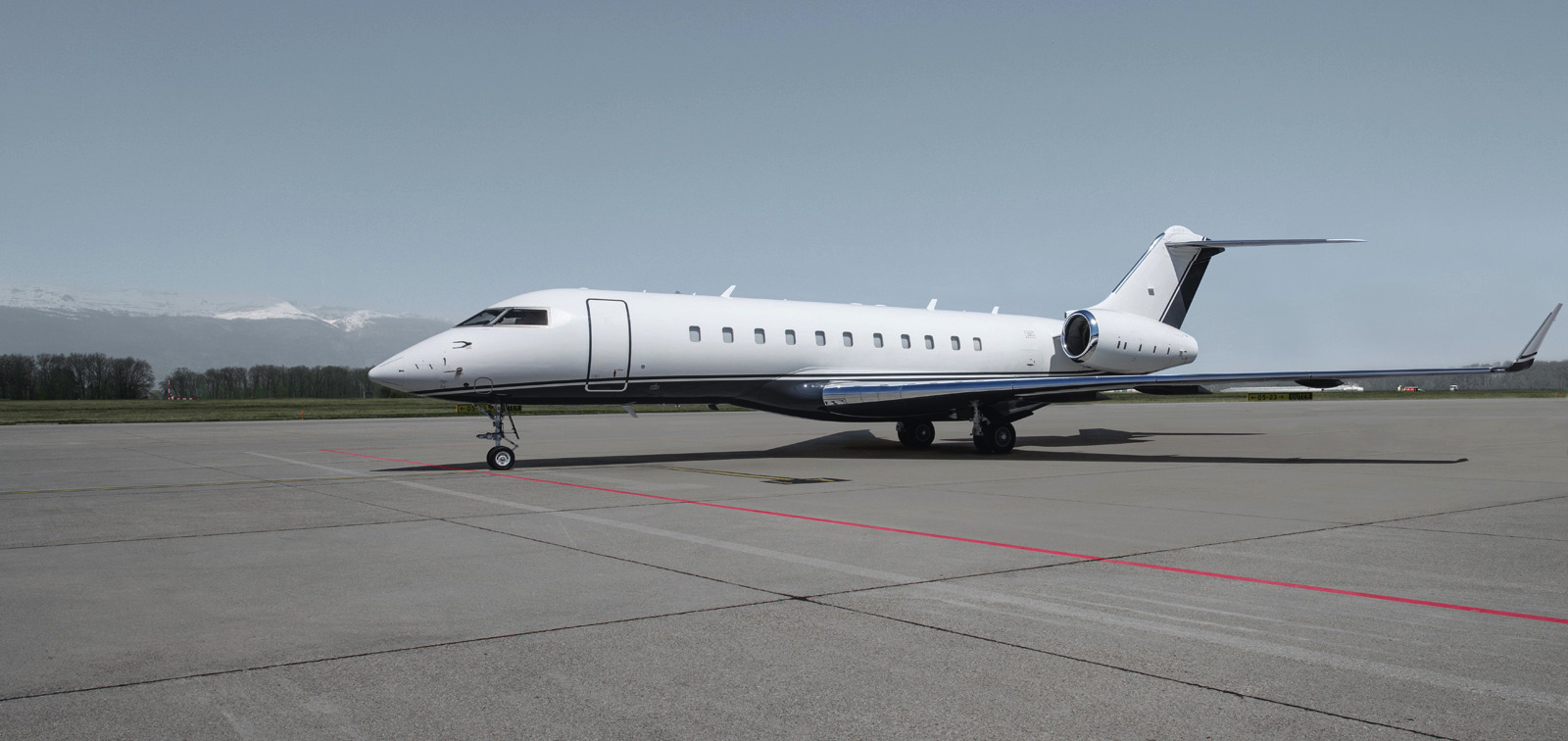 Image of tail 9H-ARE