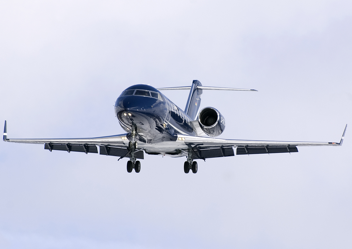 Image of tail C-FHRL