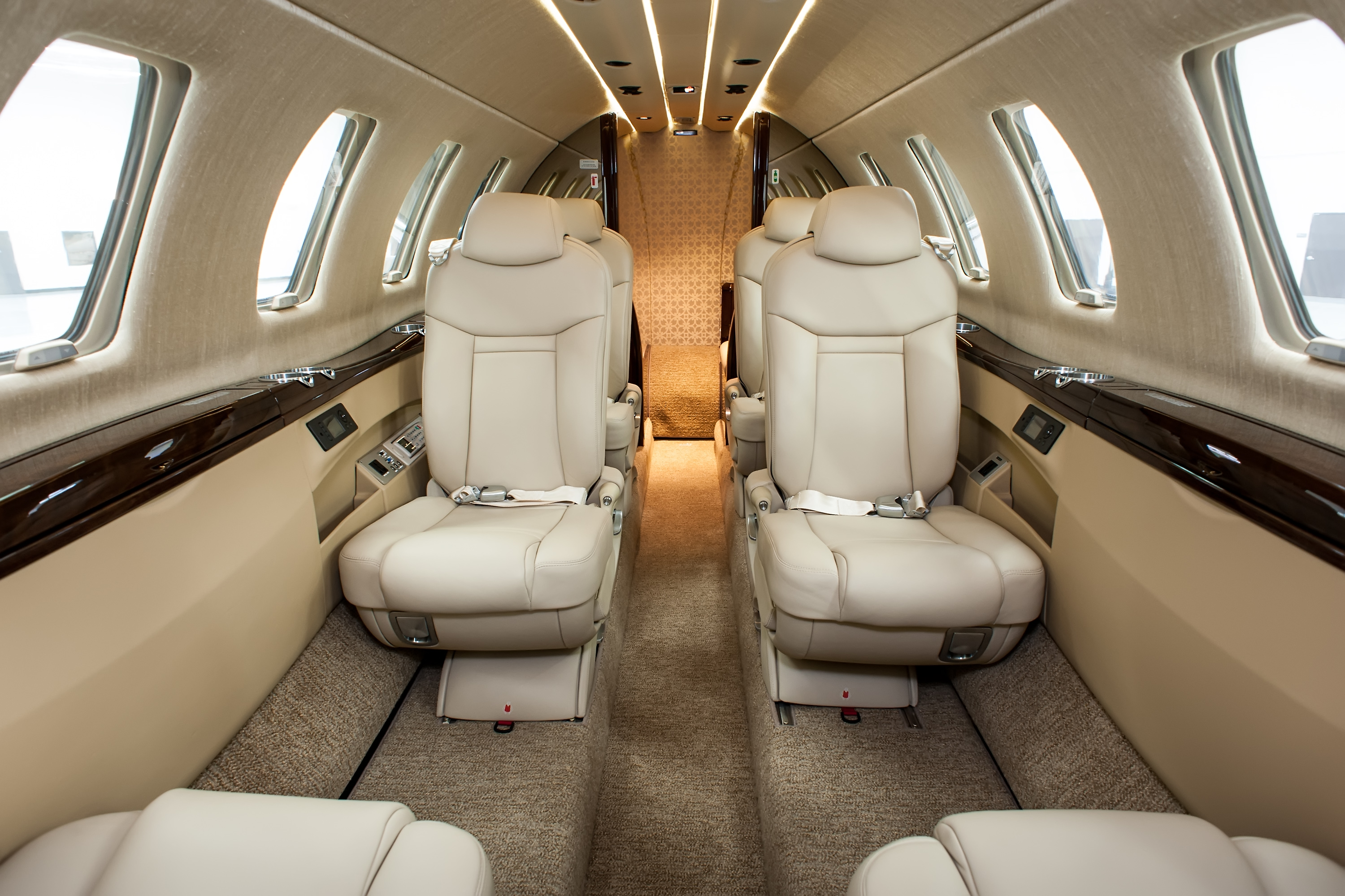 Aircraft Image for C-FLBS