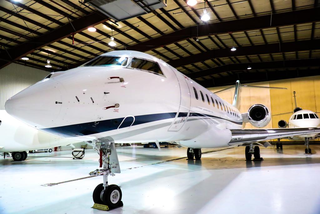 Image of tail C-GJDR