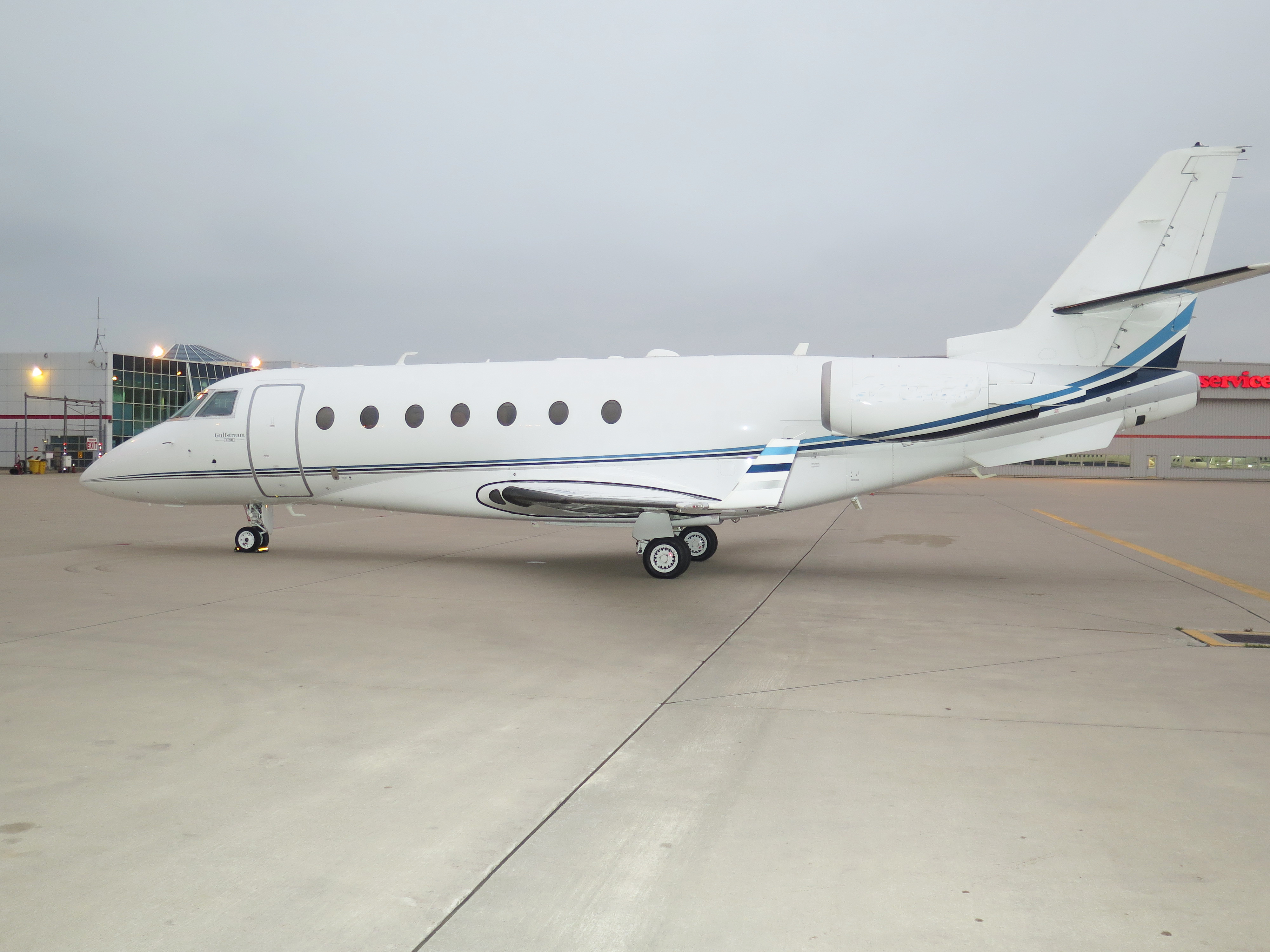 Image of tail C-GJFG