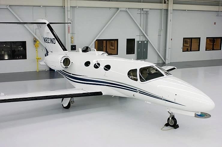 Image of tail C-GNTZ