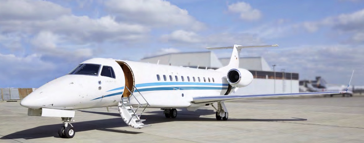 Image of tail D-AHOS