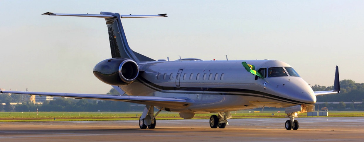 Image of tail D-AJET