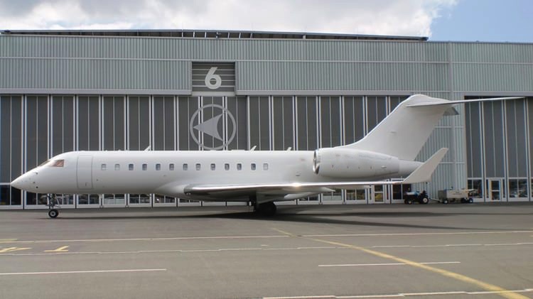 Image of tail D-AXTM