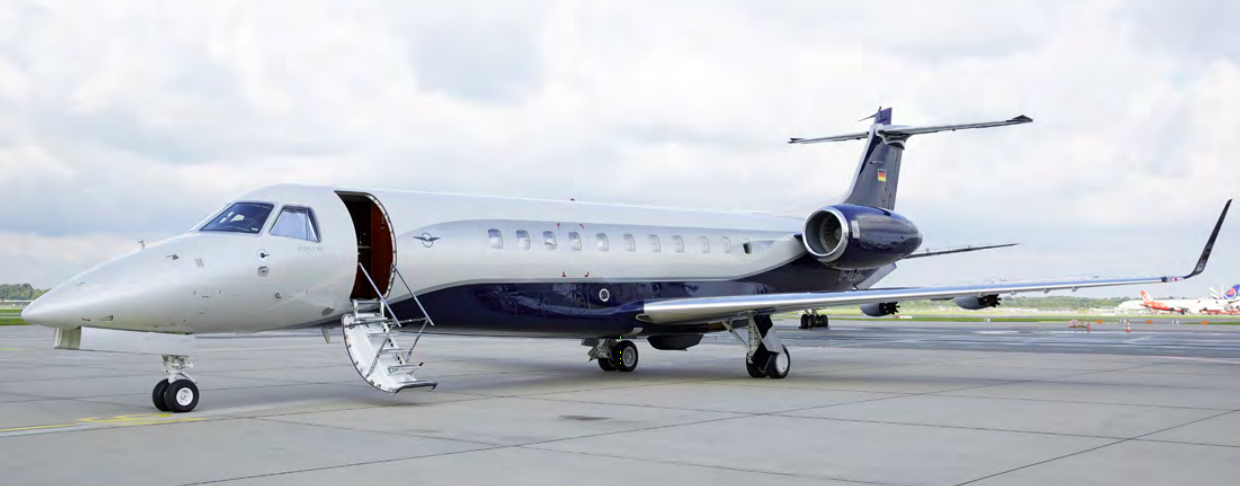 Image of tail D-CANG