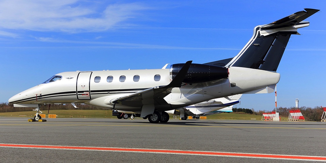 Image of tail D-CASH