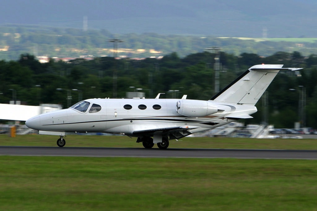 Image of tail G-KLNW