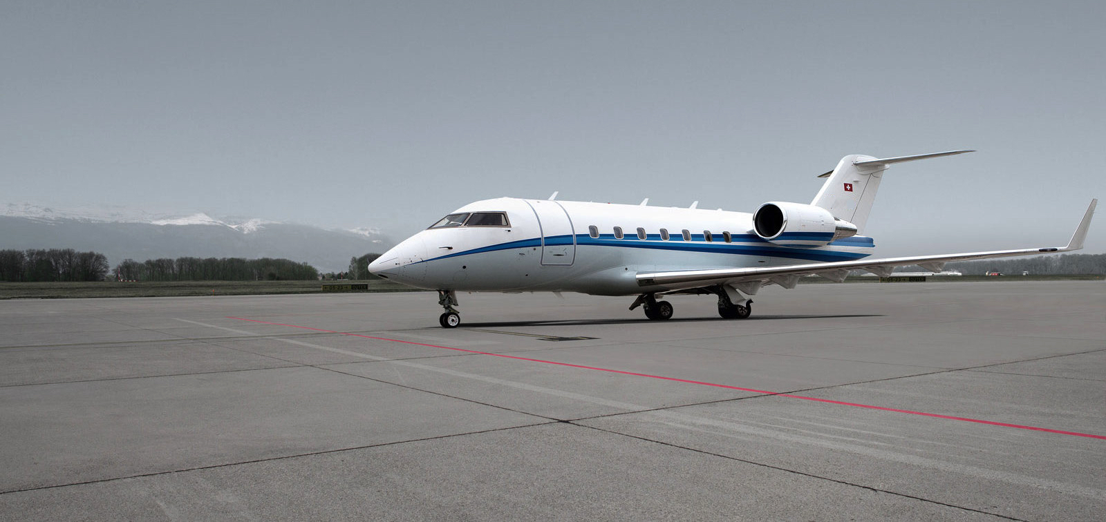 Image of tail HB-JRQ