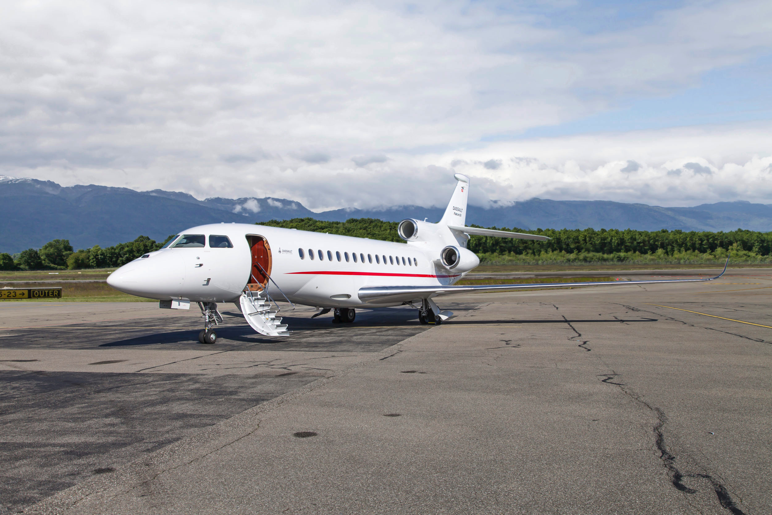 Image of tail HB-JSD