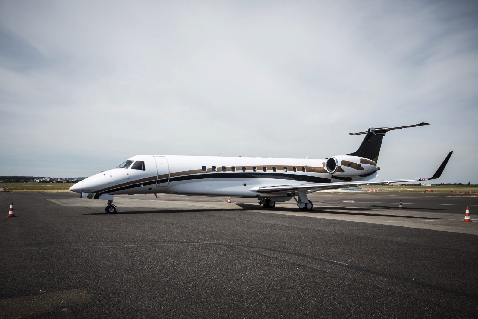 Image of tail LX-JAG