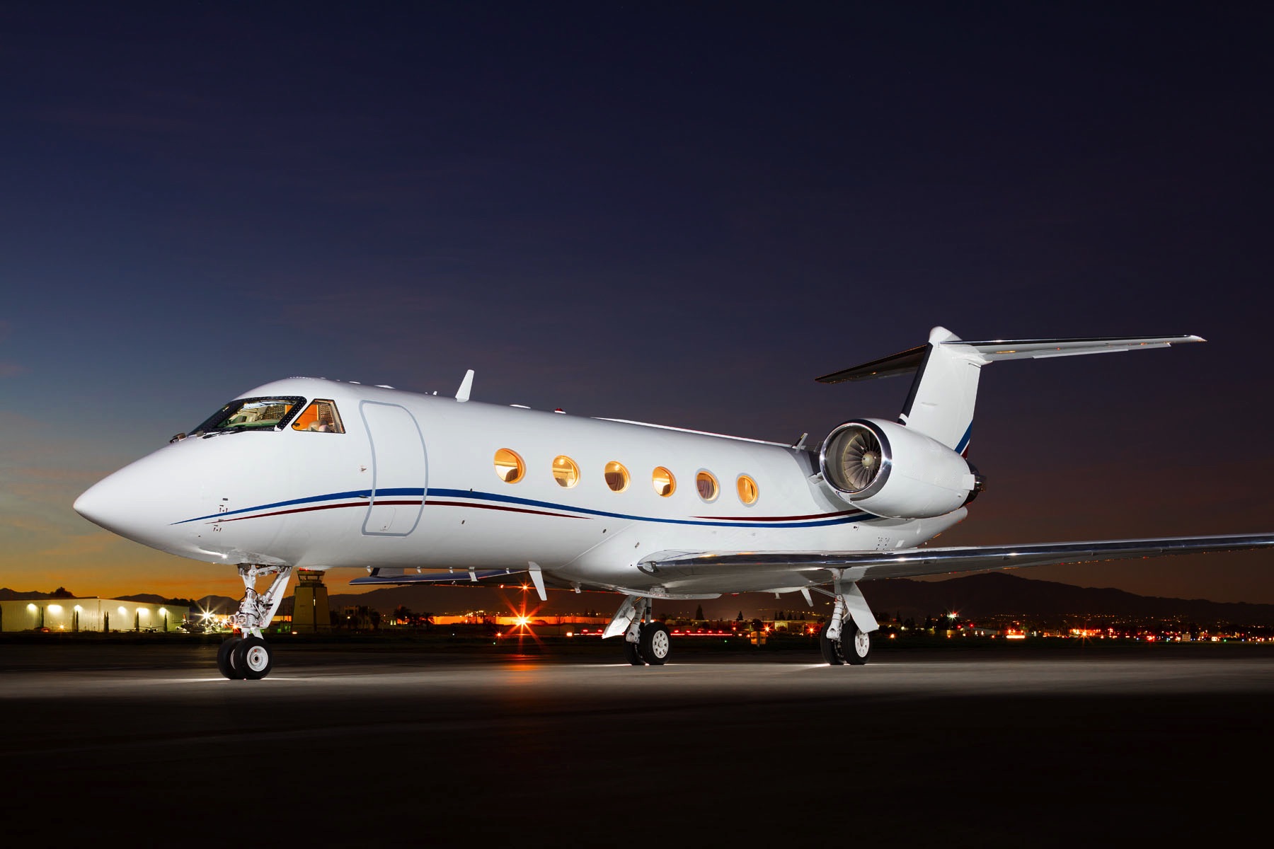 Image of tail N104AD
