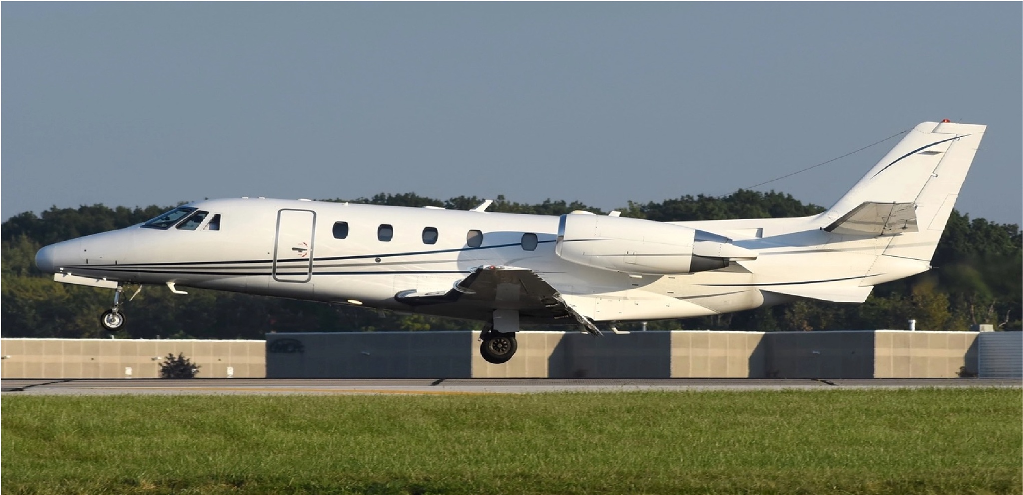 Image of tail N110DT