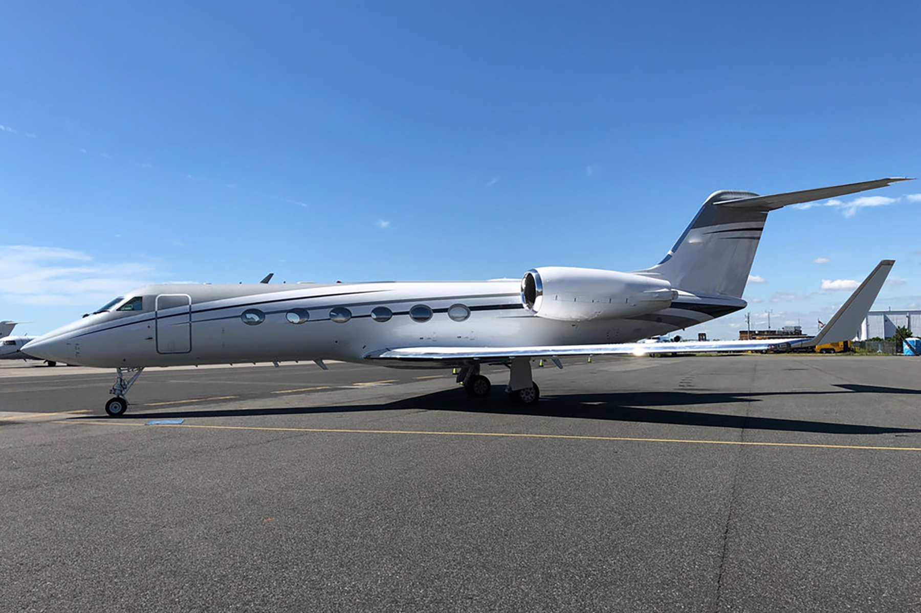 Image of tail N110SN