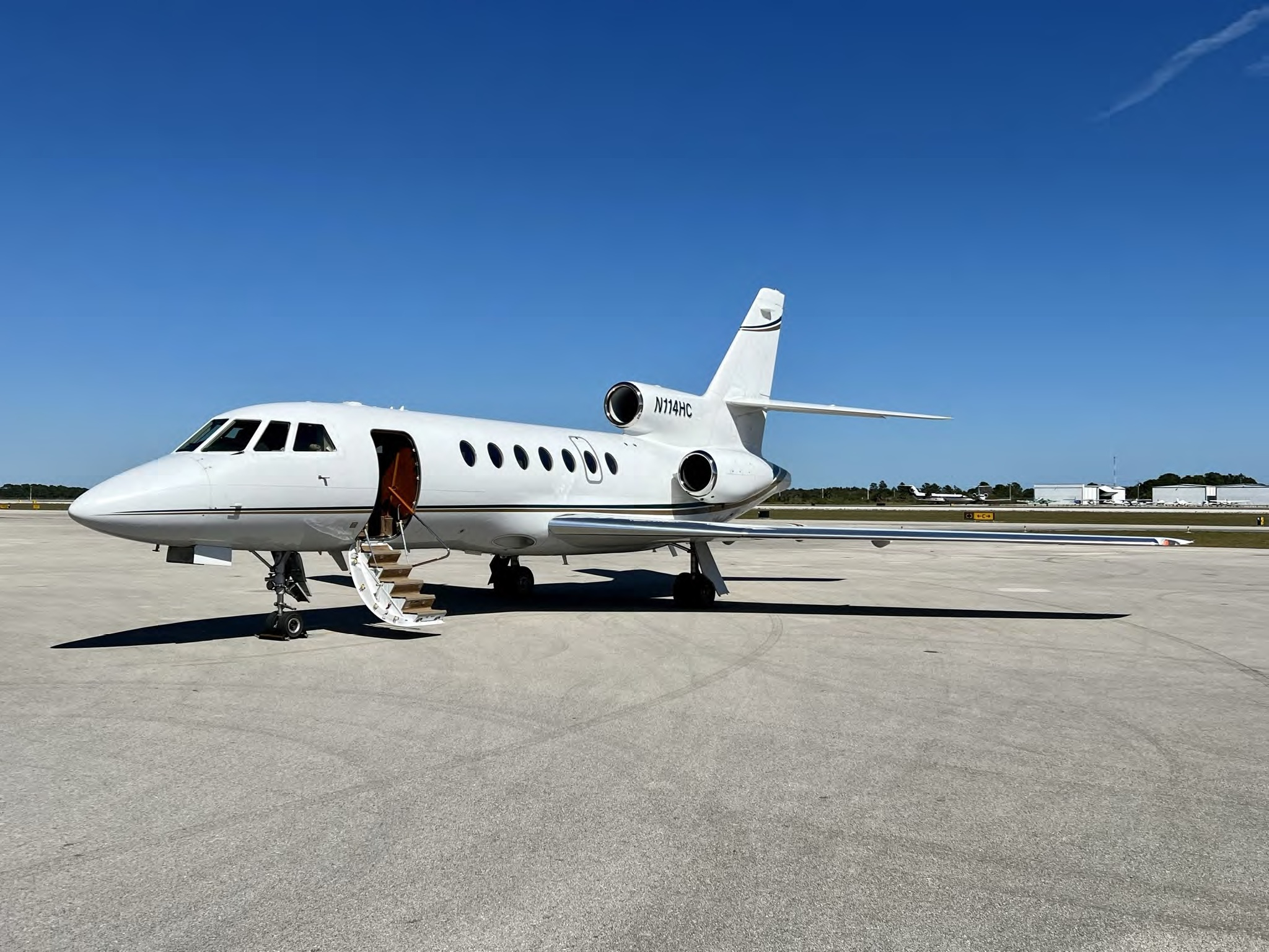 Image of tail N114HC