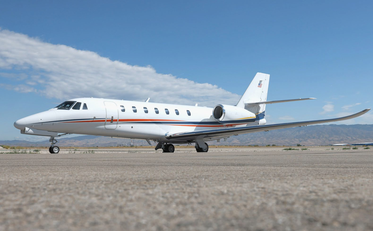 Image of tail N116LW