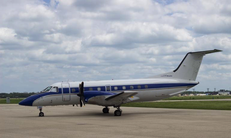 Image of tail N121CZ
