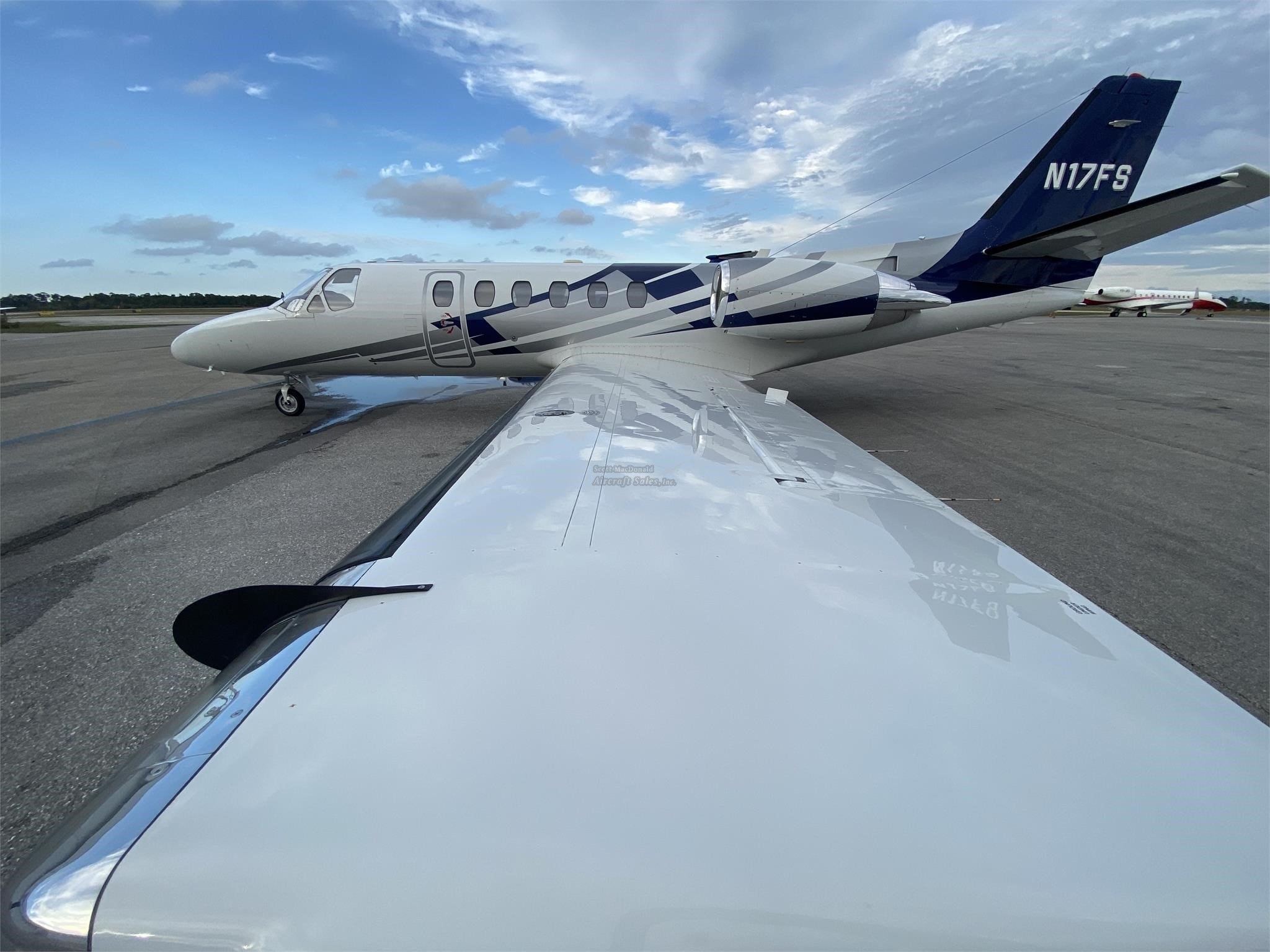 Image of tail N17FS