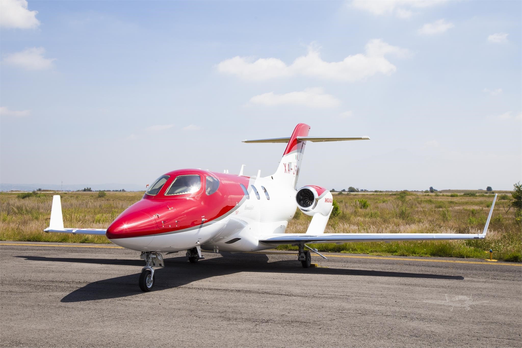 Image of tail N18ZH
