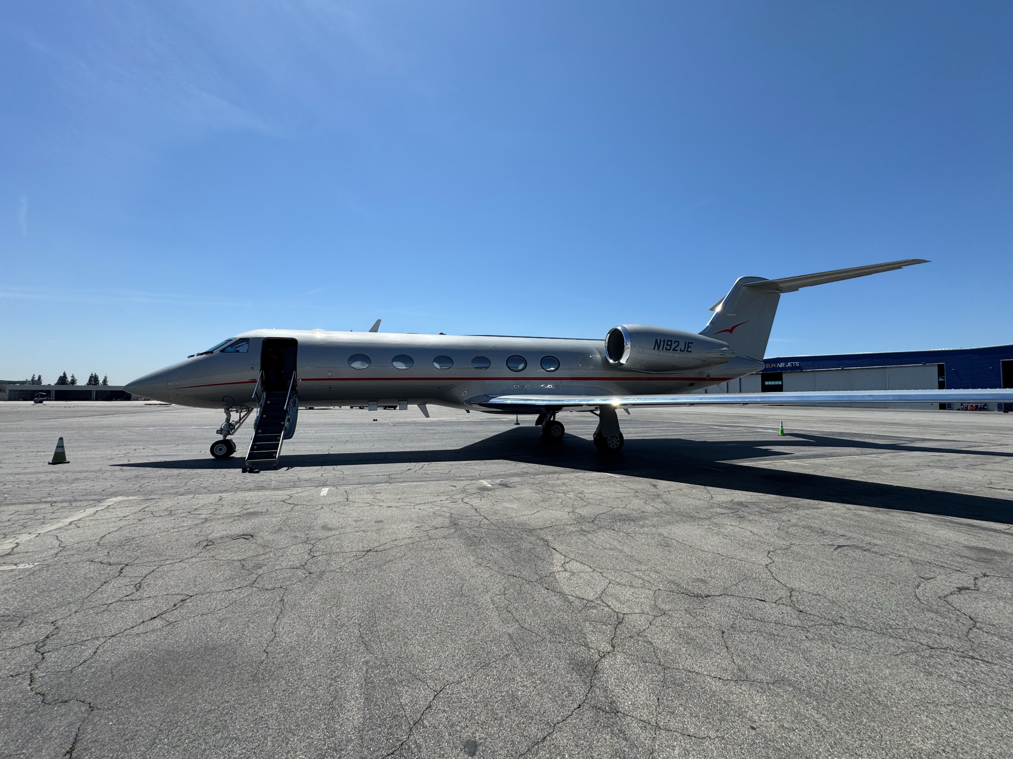 Image of tail N192JE