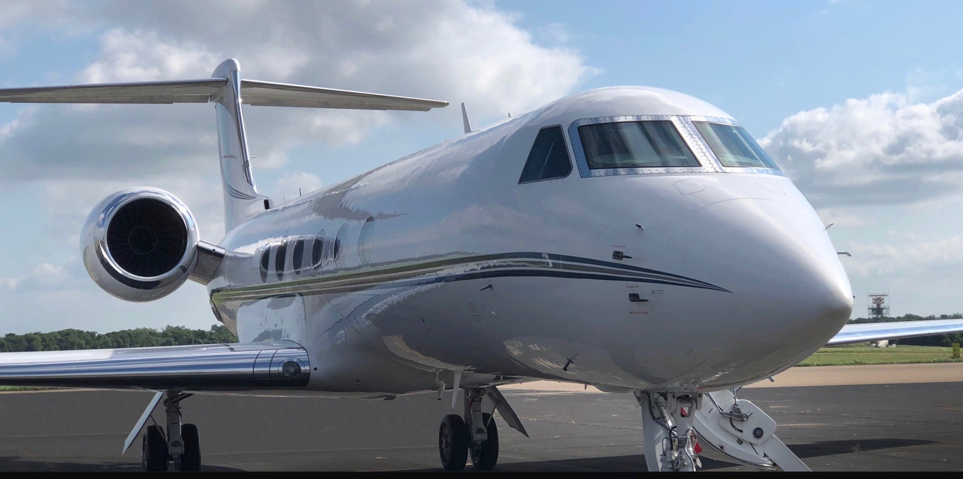 Image of tail N194MF