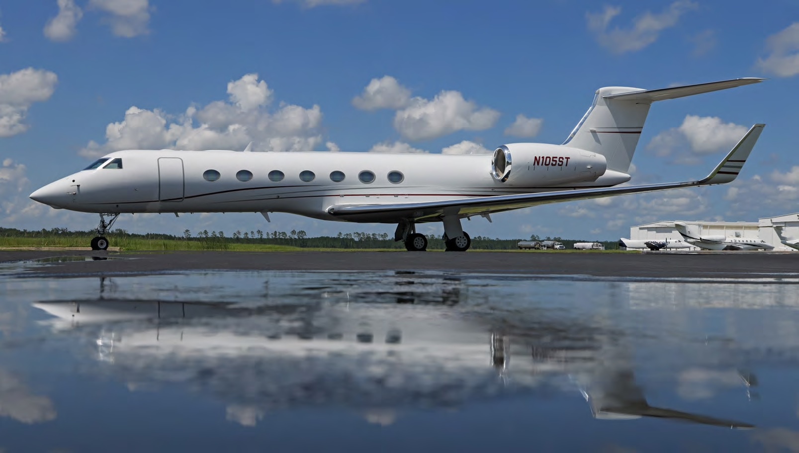 Image of tail N200KP