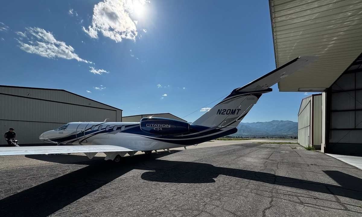 Image of tail N20MT