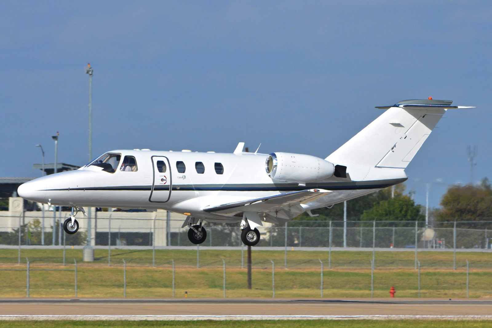 Image of tail N211JH