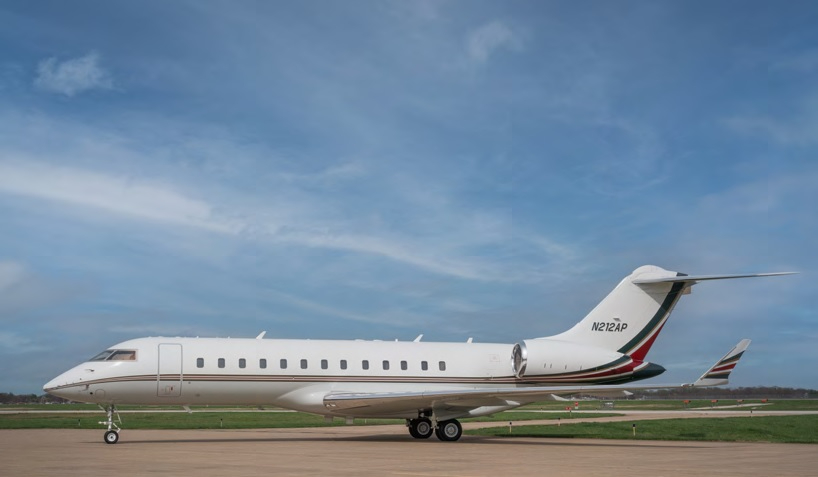 Image of tail N212AP