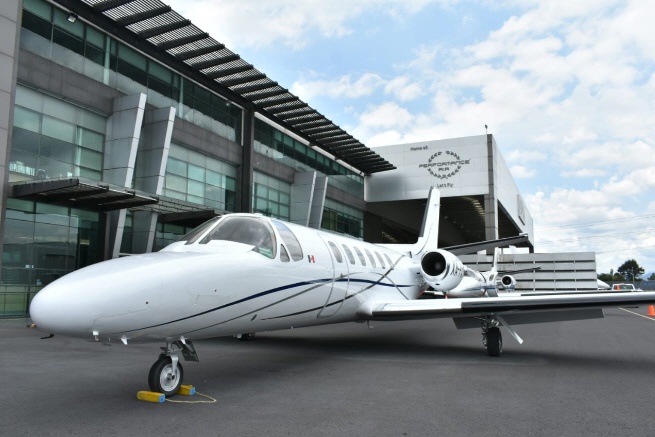 Image of tail N212MR