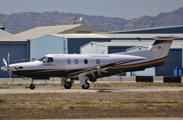 Image of tail N214CS