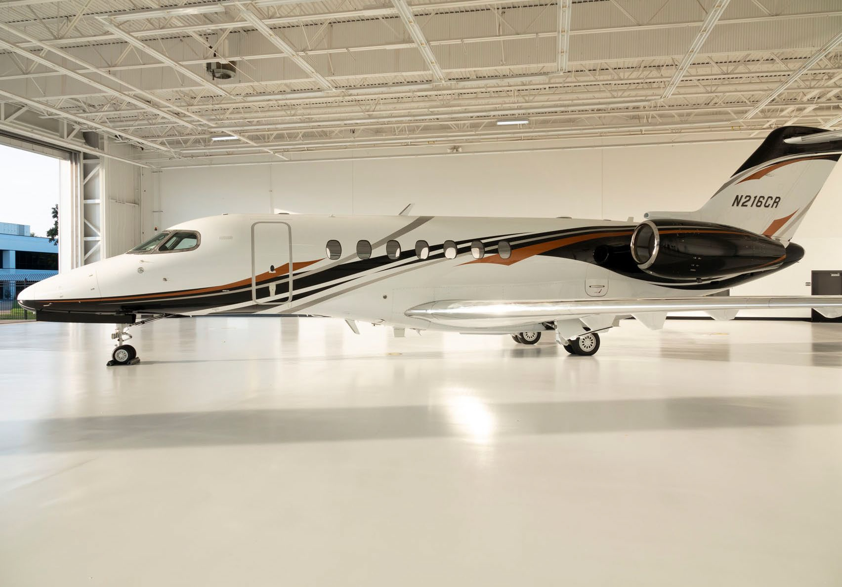 Image of tail N216CR
