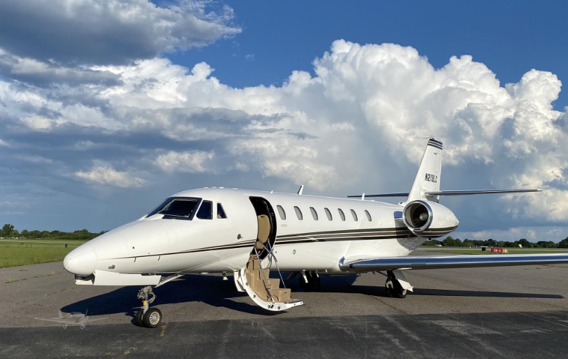 Image of tail N219LC