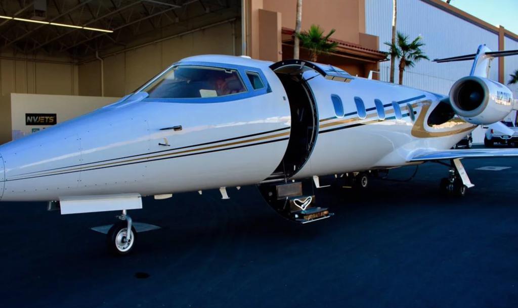 Image of tail N21NV