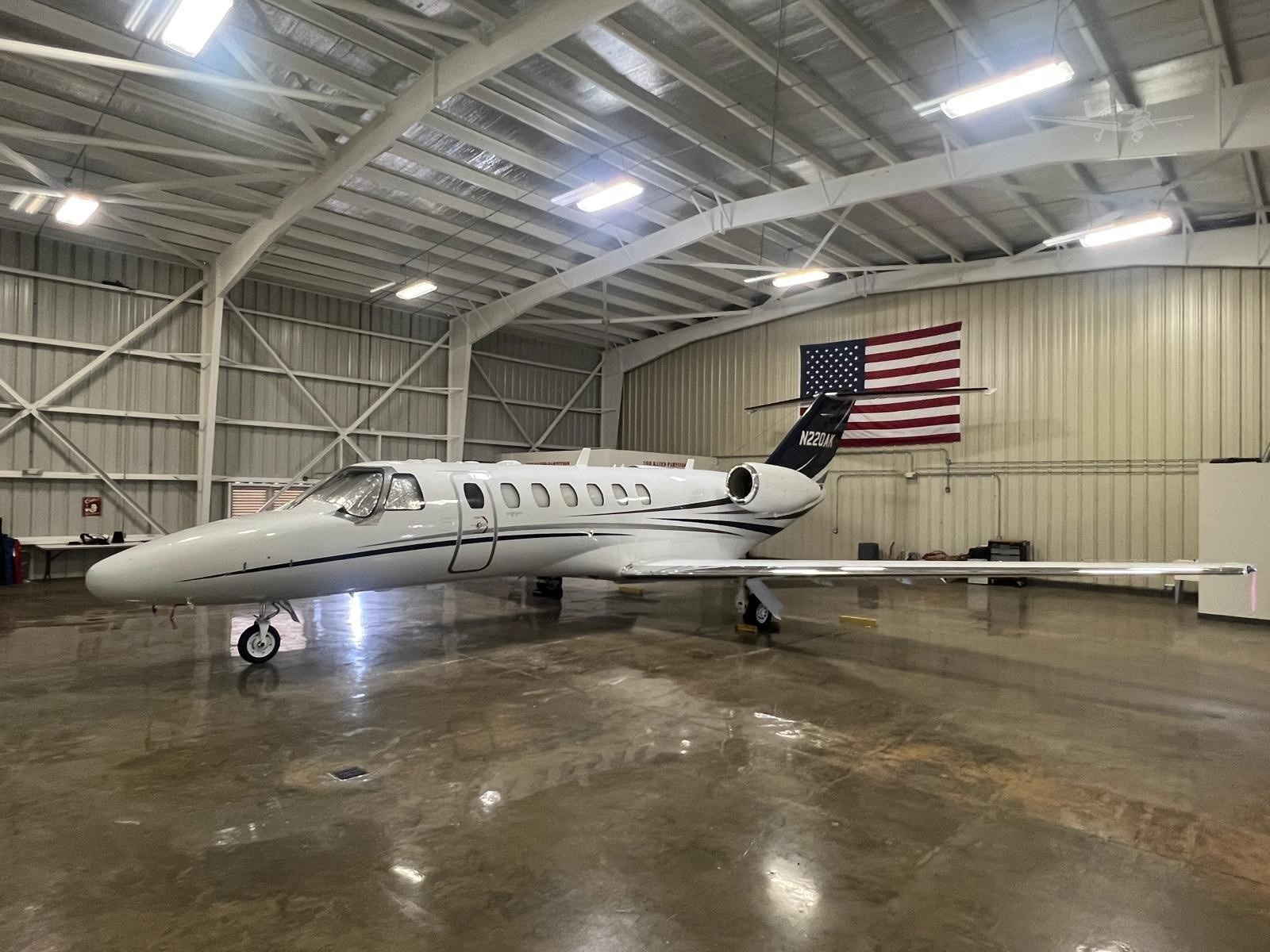 Image of tail N220AK