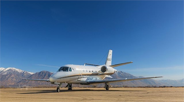 Image of tail N220LE
