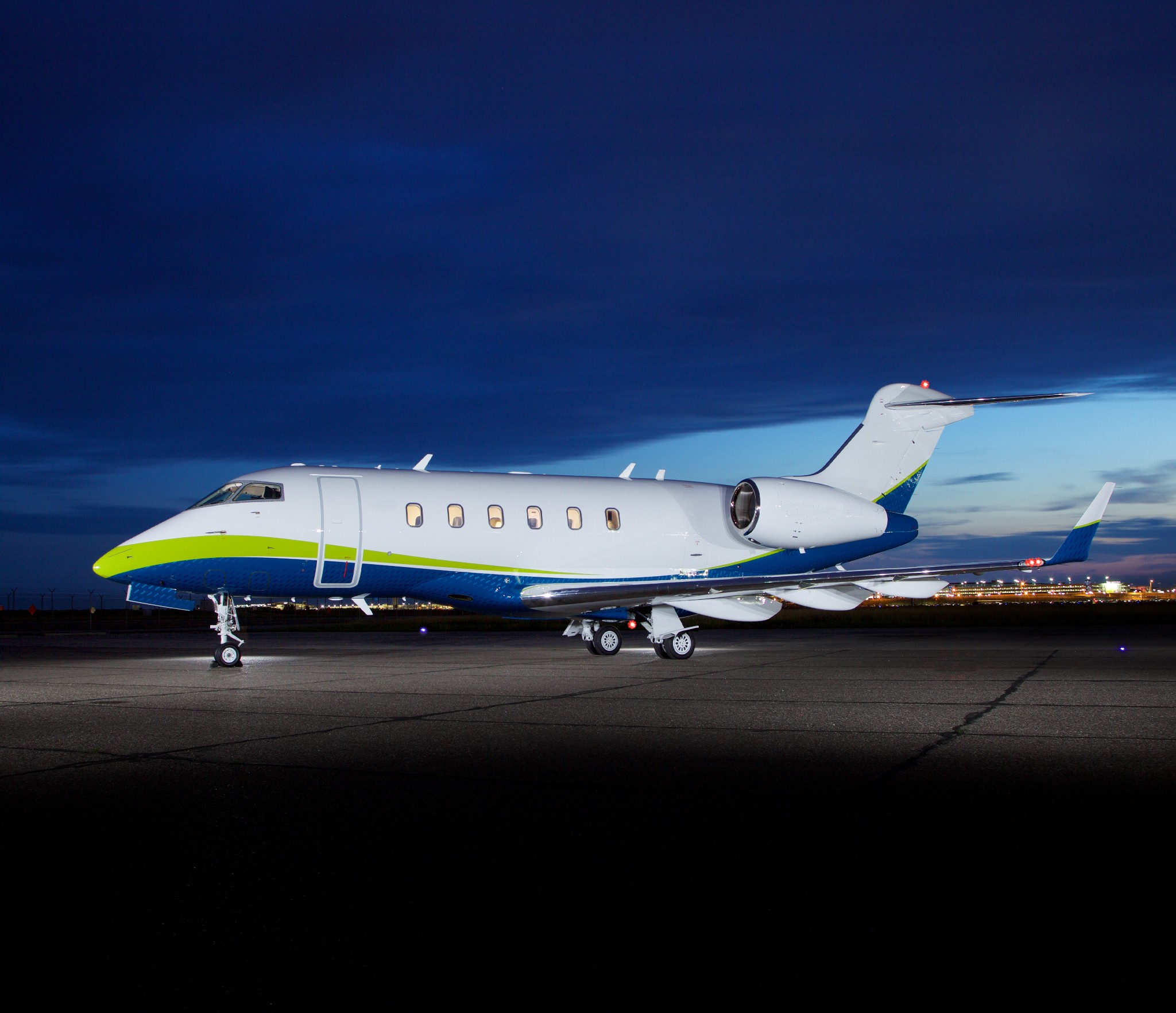 Image of tail N221SV