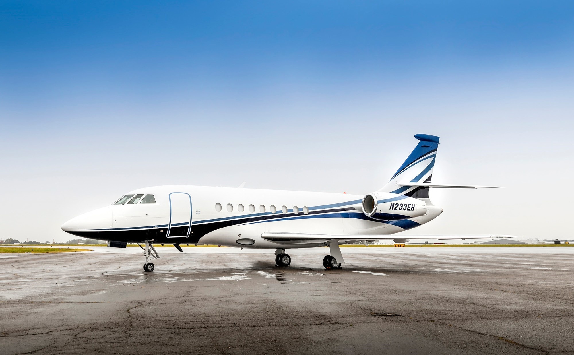 Image of tail N233EH