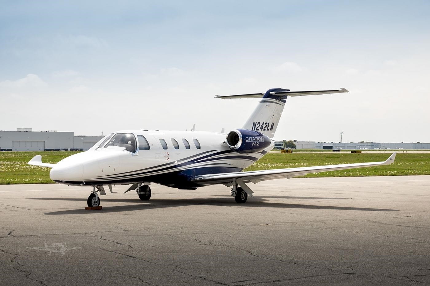 Image of tail N242LM