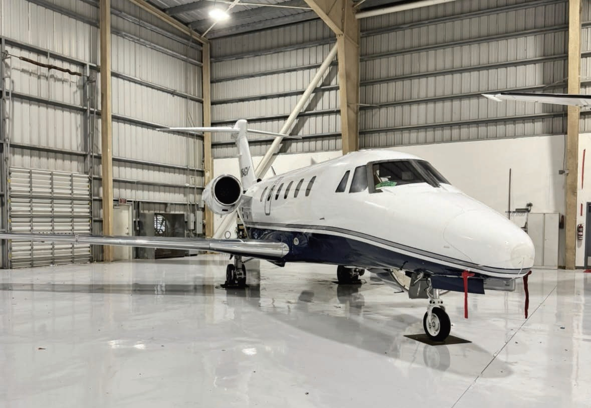 Image of tail N264GV