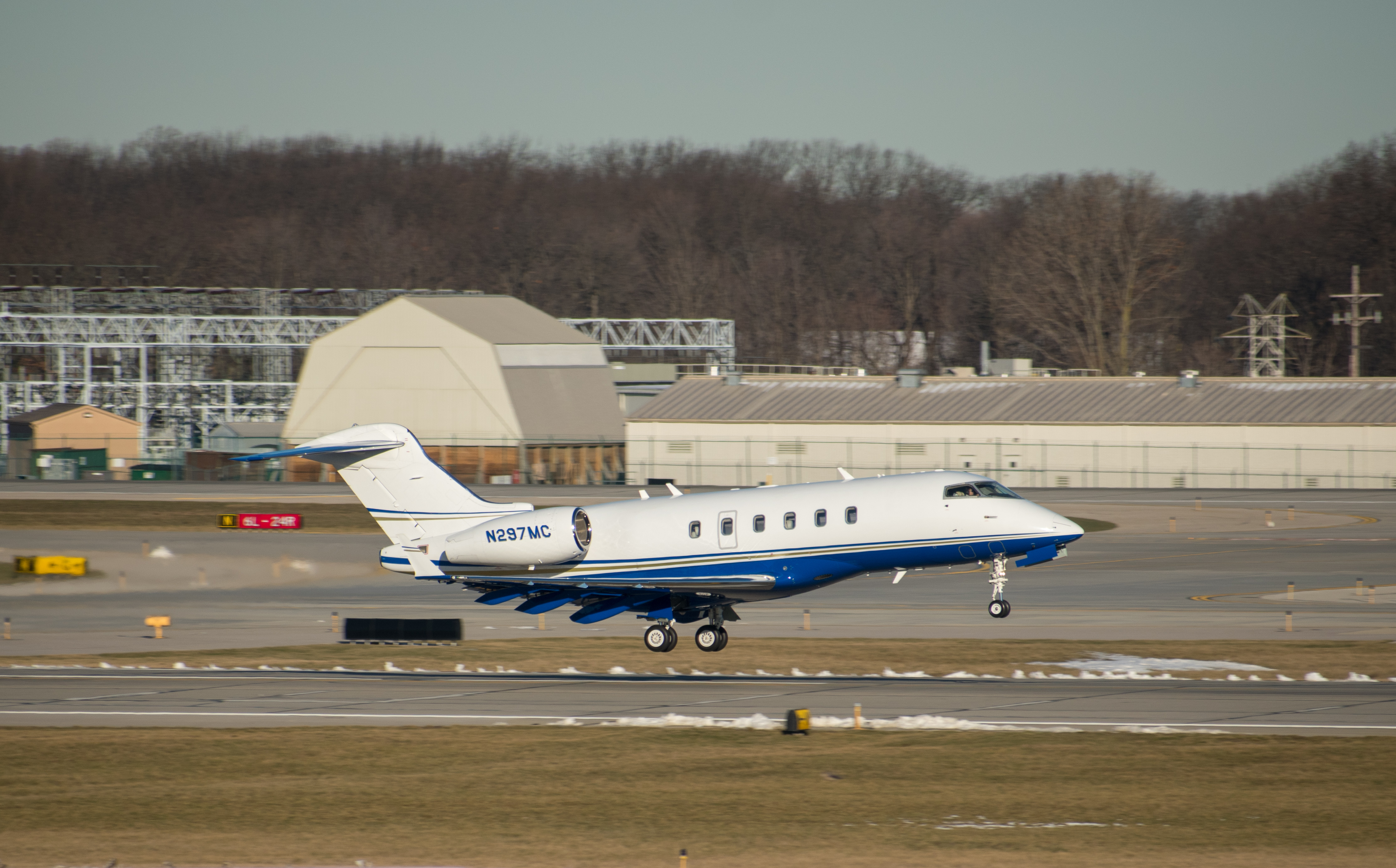 Image of tail N297MC