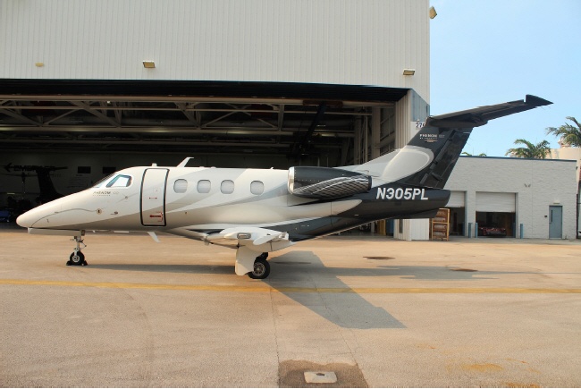 Image of tail N305PL