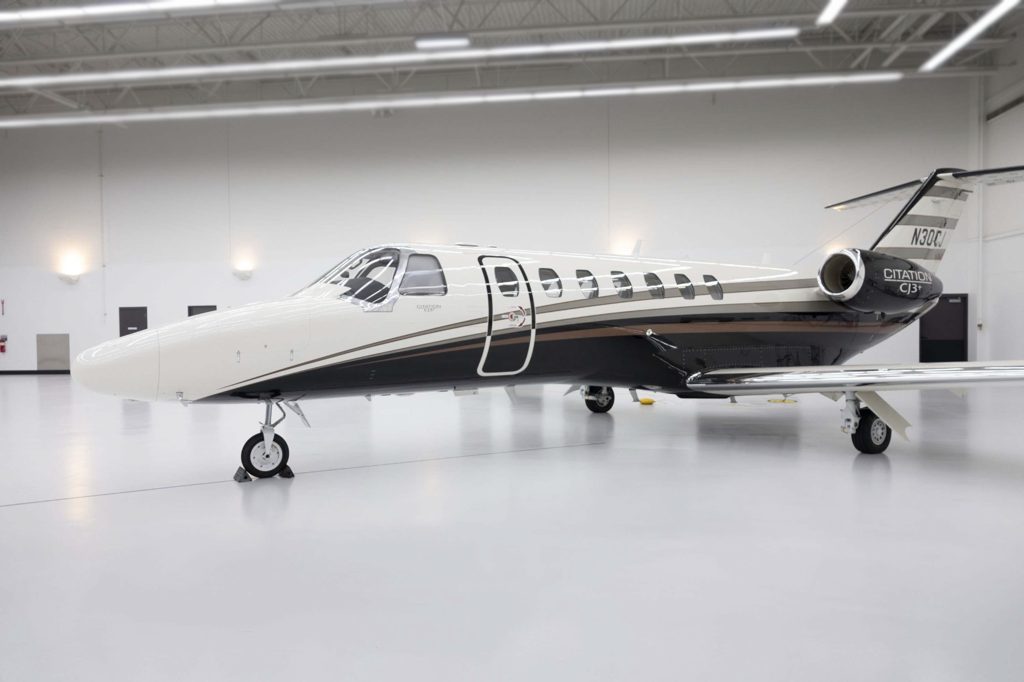 Image of tail N30CJ