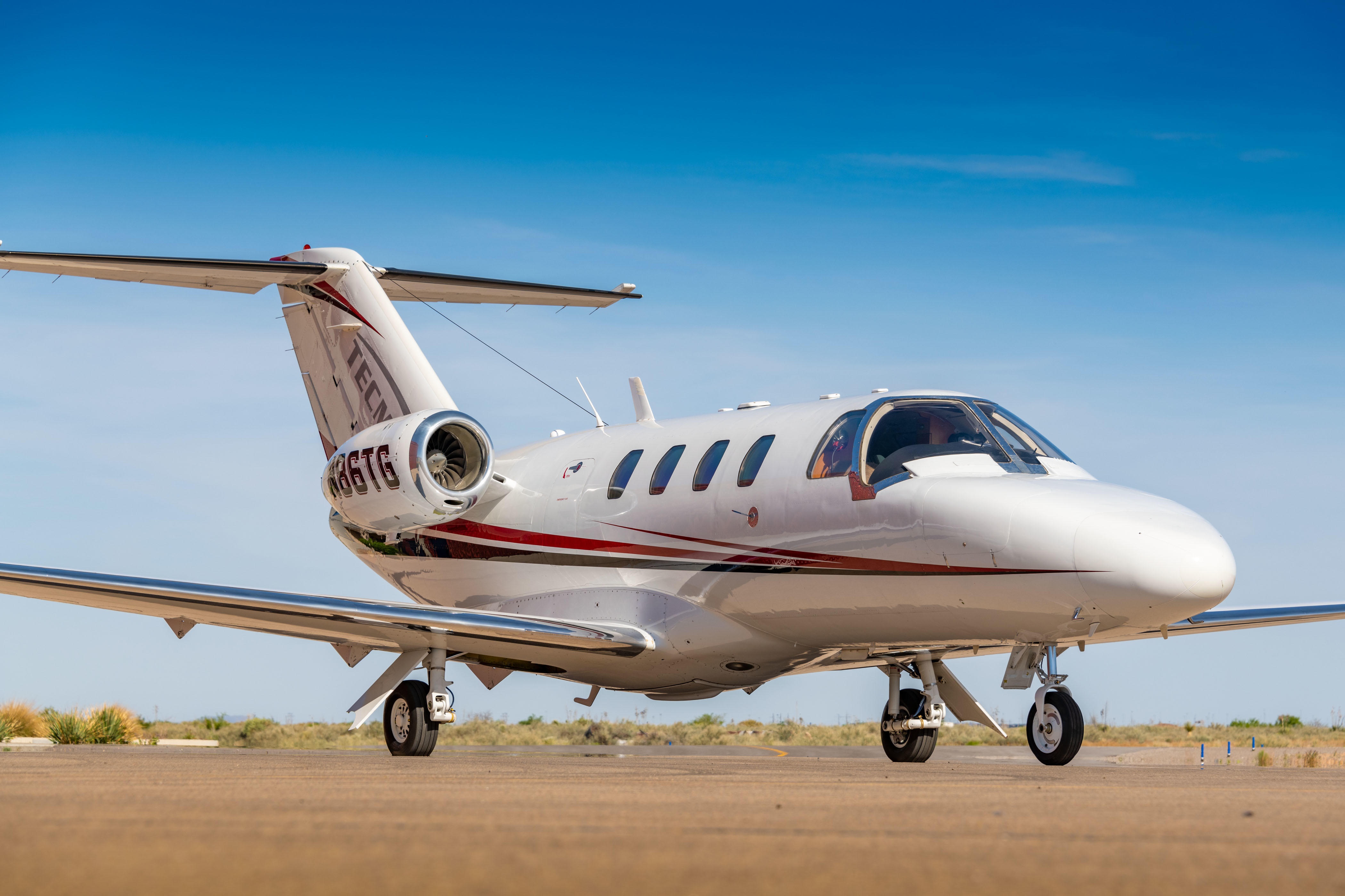 Image of tail N30LA