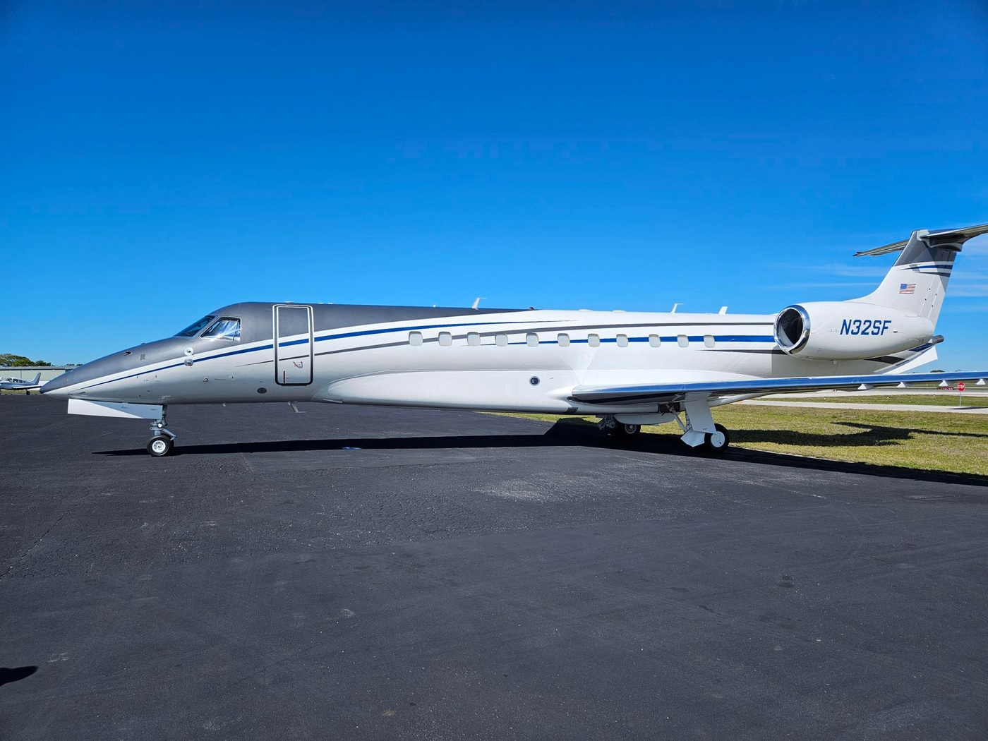 Image of tail N32SF