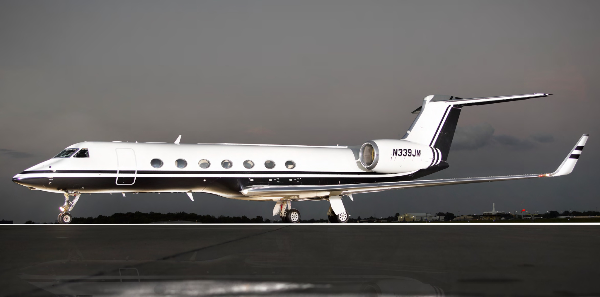 Image of tail N339JM