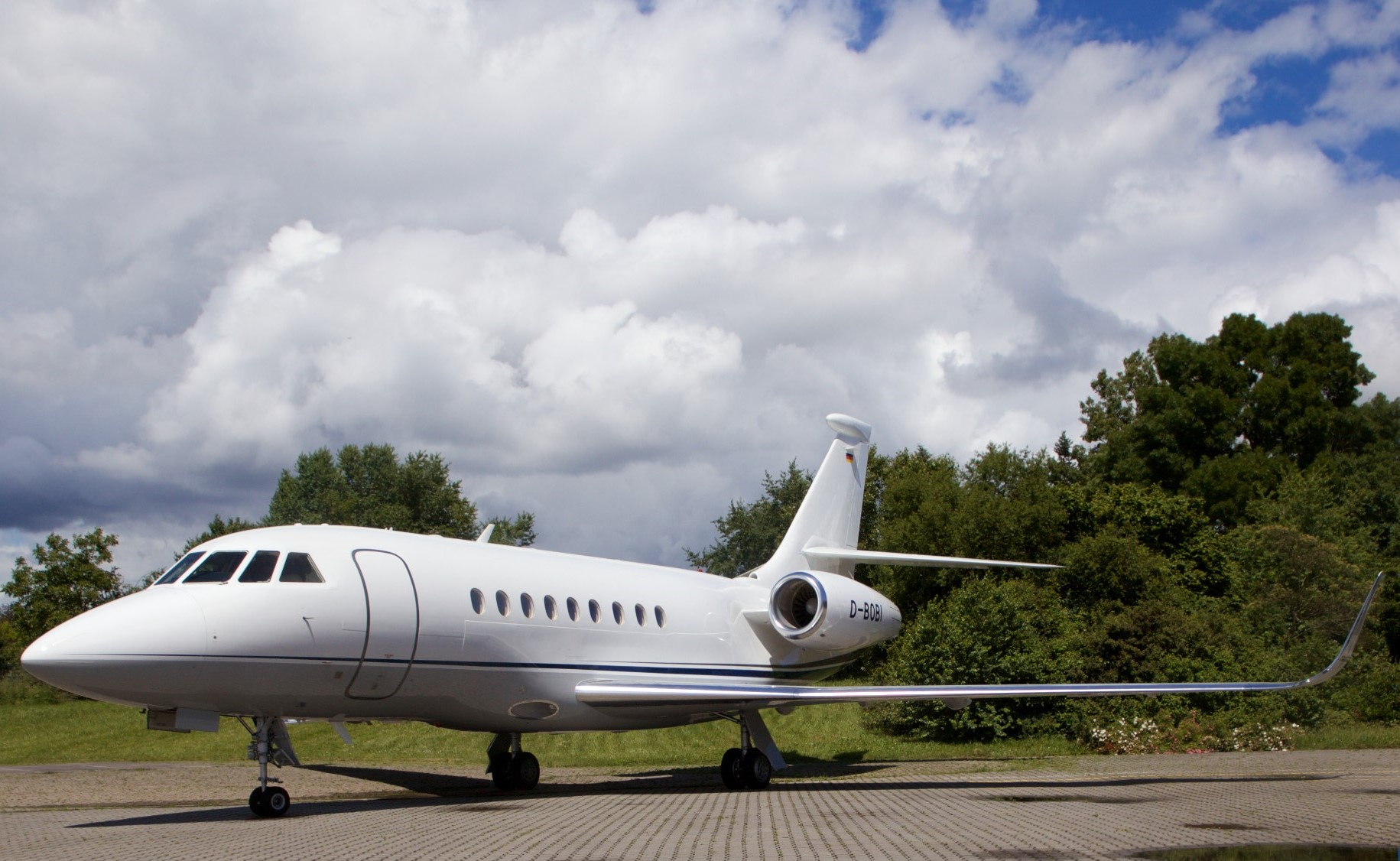 N353WW Falcon 2000LX | Virtual Hangar