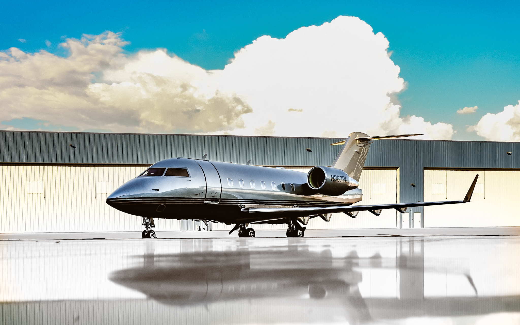 N367PL Challenger 604 | Virtual Hangar